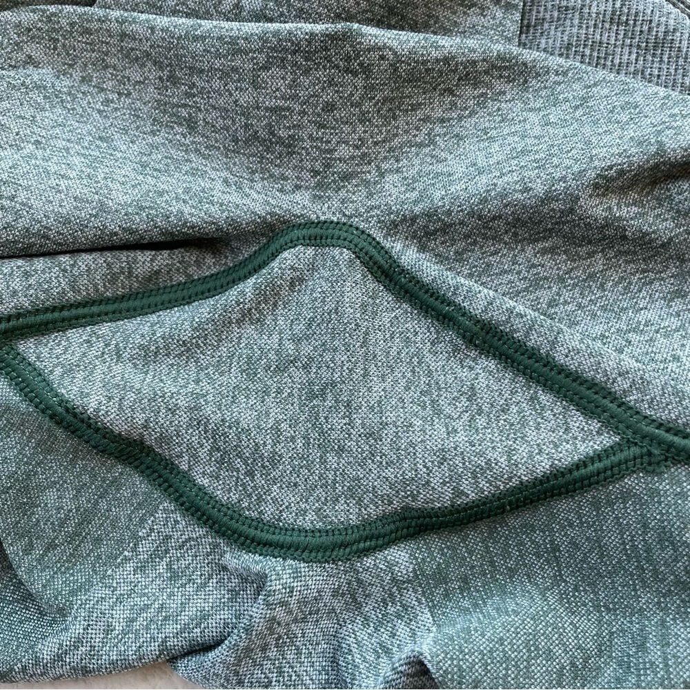 Victoria’s Secrets PINK Active Long Sleeve CropTop & Leggings Set Sz Large Green - Picture 15 of 16